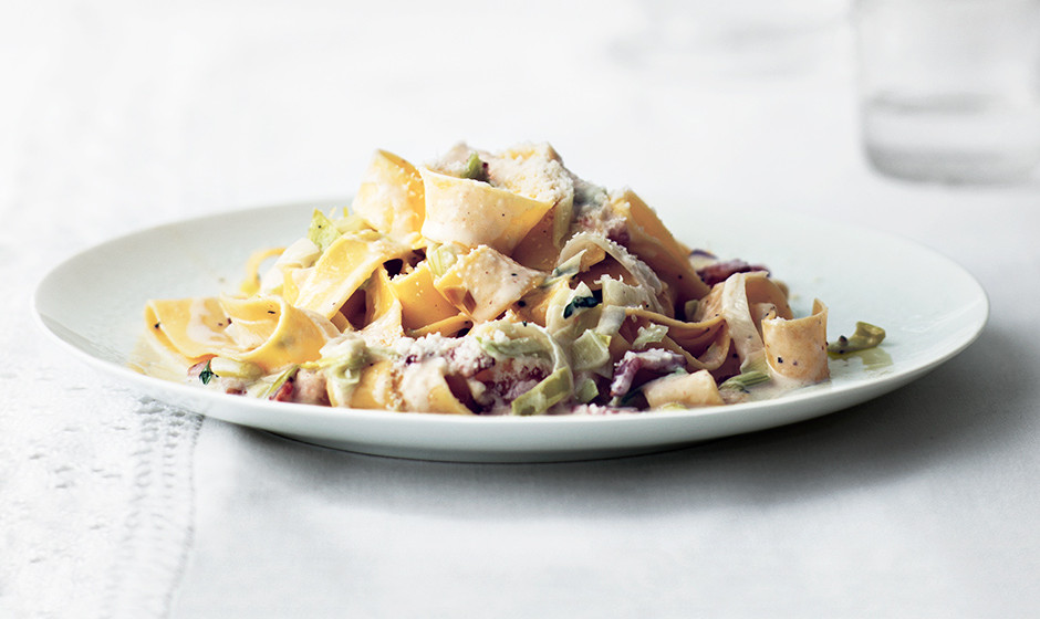 creamy-pappardelle-with-leeks-and-bacon-940x560